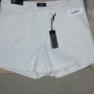 Buffalo David Bitton Mid Rise Short Size 32 NWT